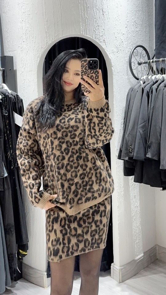 2024年的新款秋冬季毛衣波纹两件套