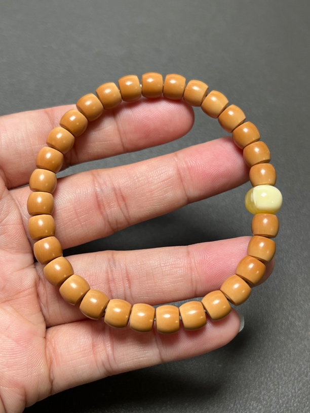 0.72橄榄核尖手串