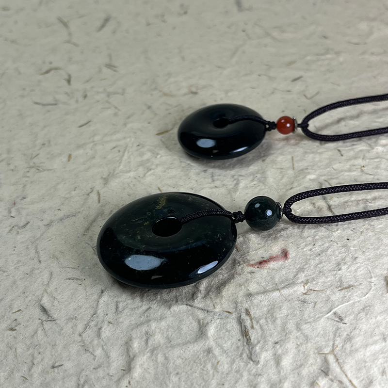 藏玉药王石平安扣颈链精品西藏纯天然手工男女多样性发货拍一发一