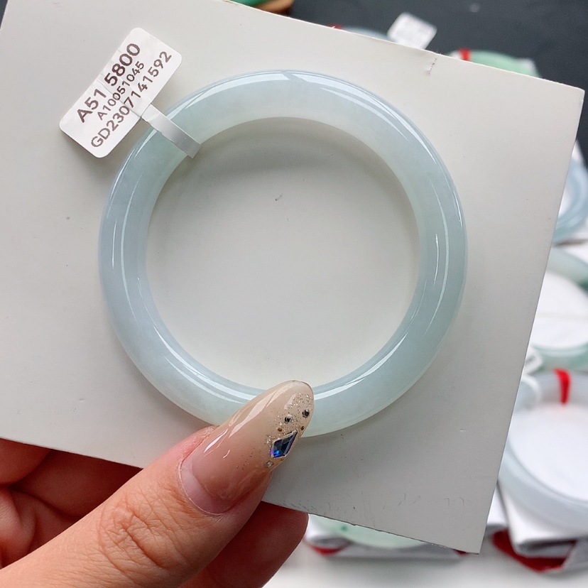 【闪购商品】翡翠手镯（圆镯）未镶嵌66