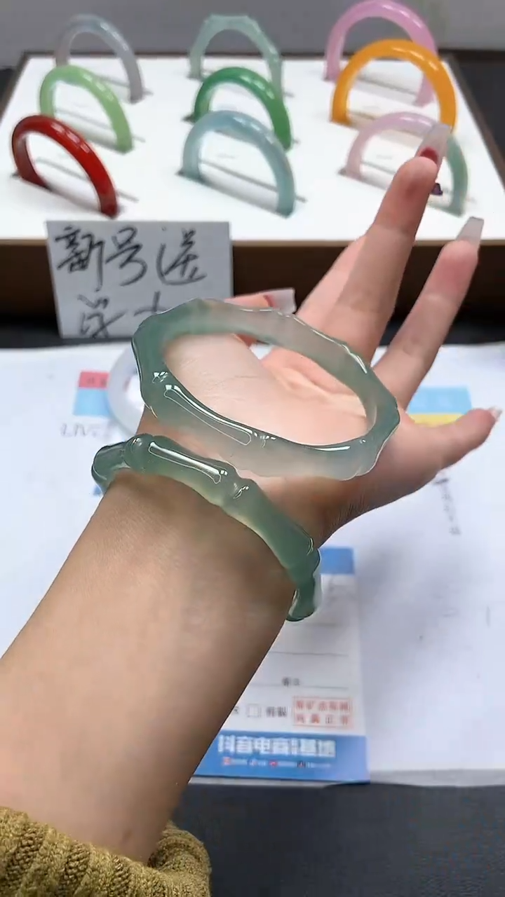 【闪购商品】石英质玉手镯未镶嵌26/61