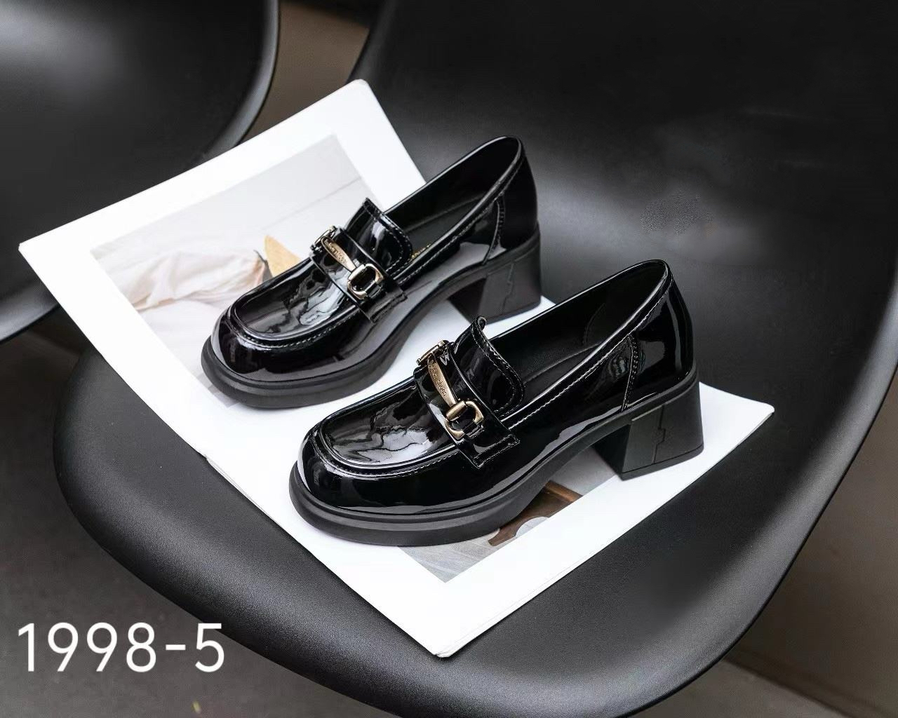 圆头乐福鞋厚底粗跟时尚百搭漆皮软底休闲单鞋