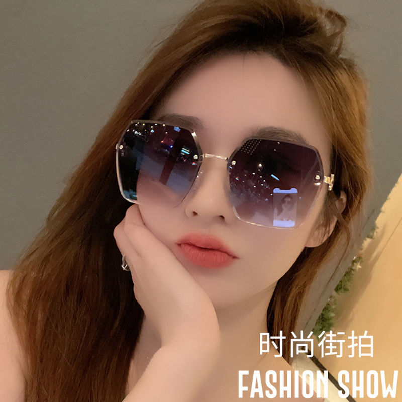 太阳镜女潮高清防强光太阳镜眼镜高级感大脸显瘦网红墨镜高档时尚