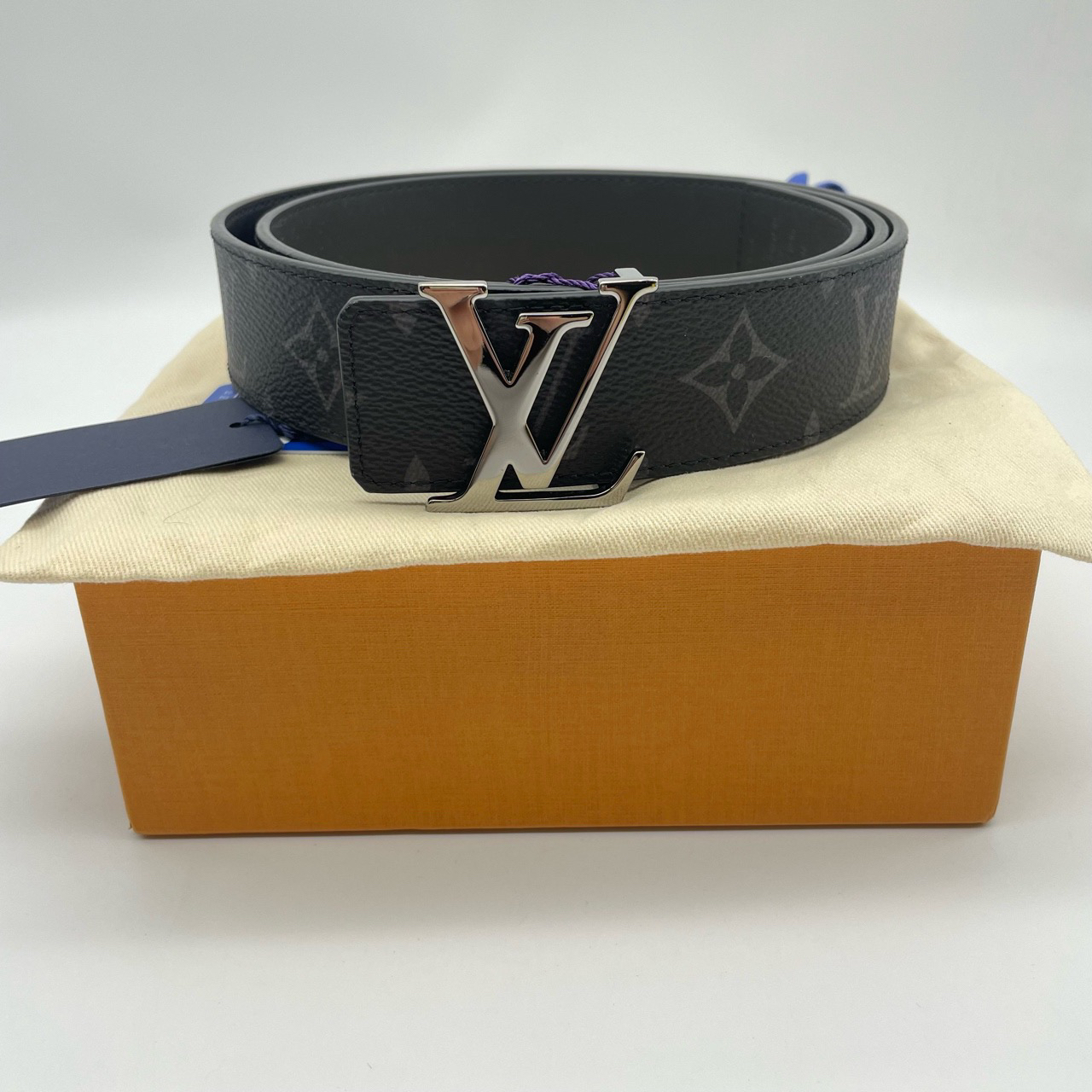 99新 LouisVuitton/路易威登 95码黑花双面乌黑扣皮带10739057