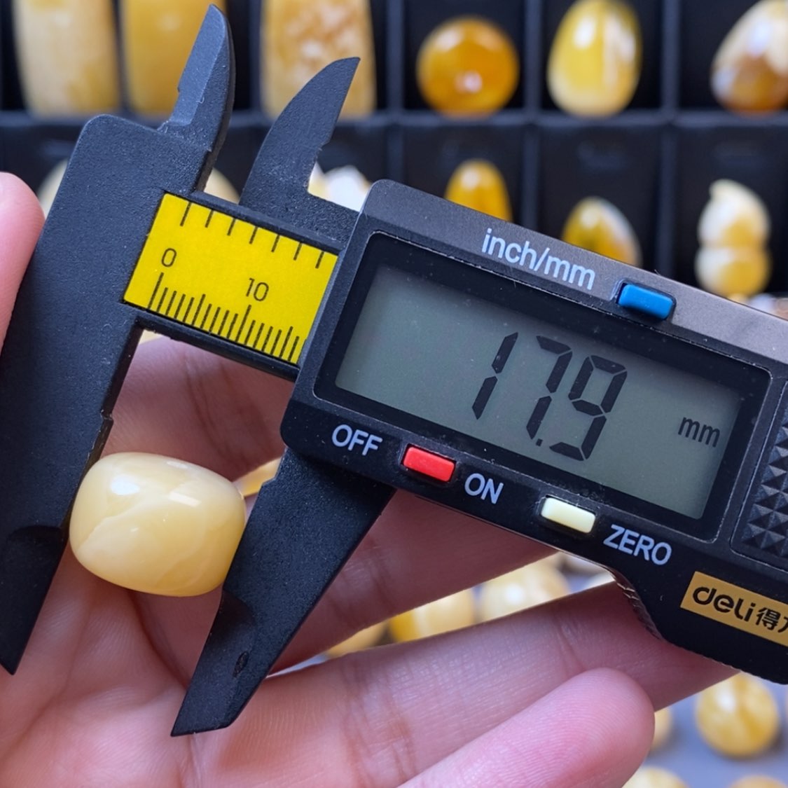 【闪购商品】琥珀颈饰未镶嵌