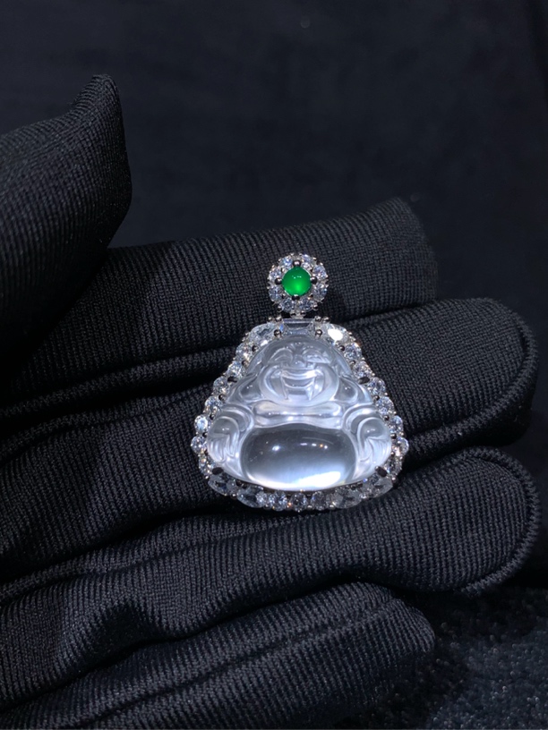 天然石英质玉佛公吊坠