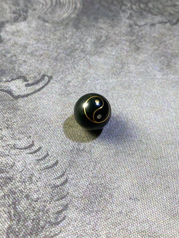 【赵师傅】金银错工艺和田玉塔青太极珠子，珠径12毫米