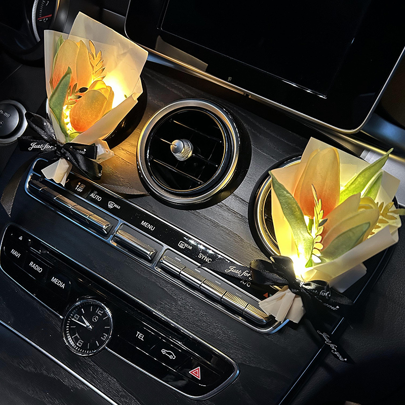 郁金香花束车载香水香薰汽车空调出风口装饰车内灯光饰品摆件礼物