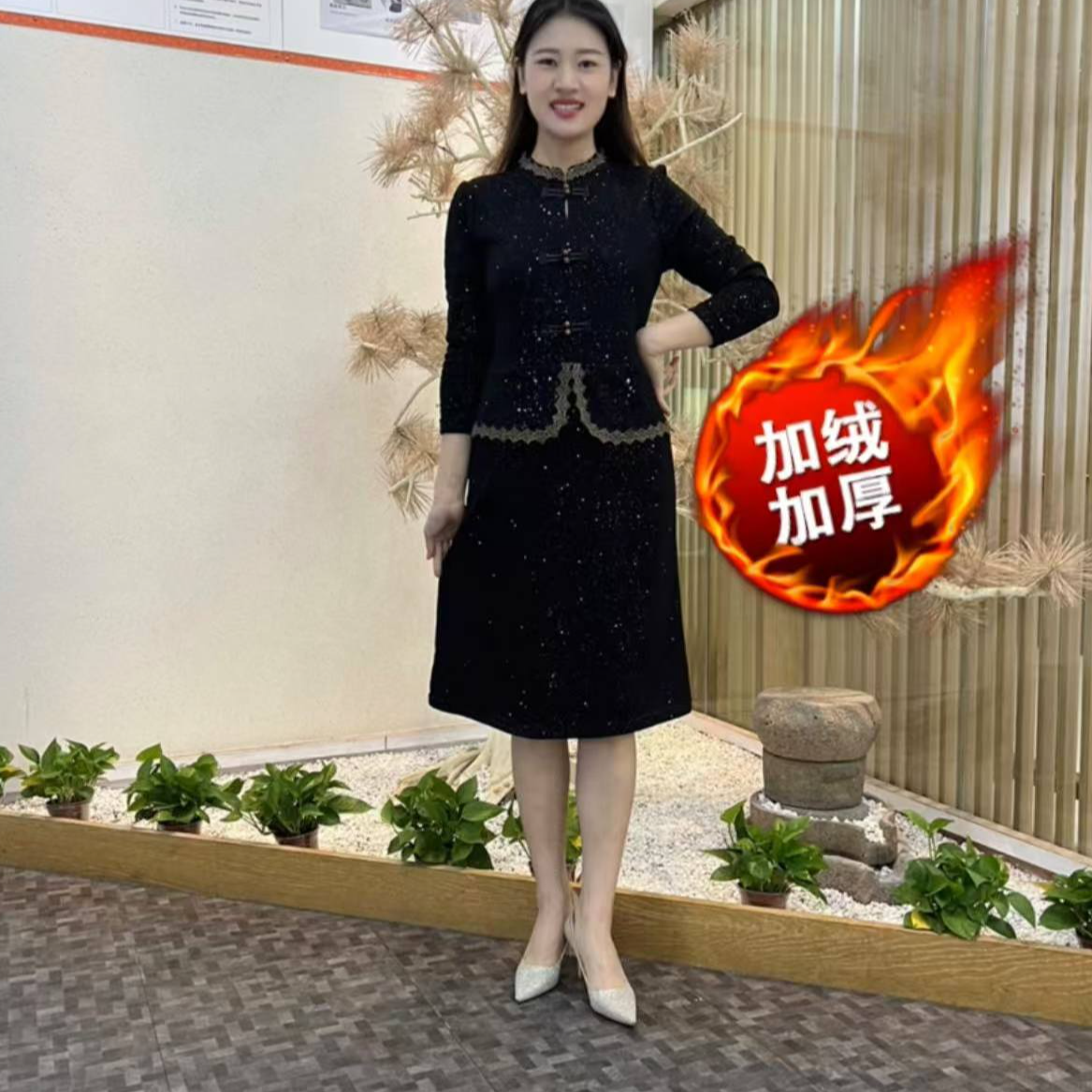 新款时尚大方2024加绒加厚假两件连衣裙妈妈装冬款