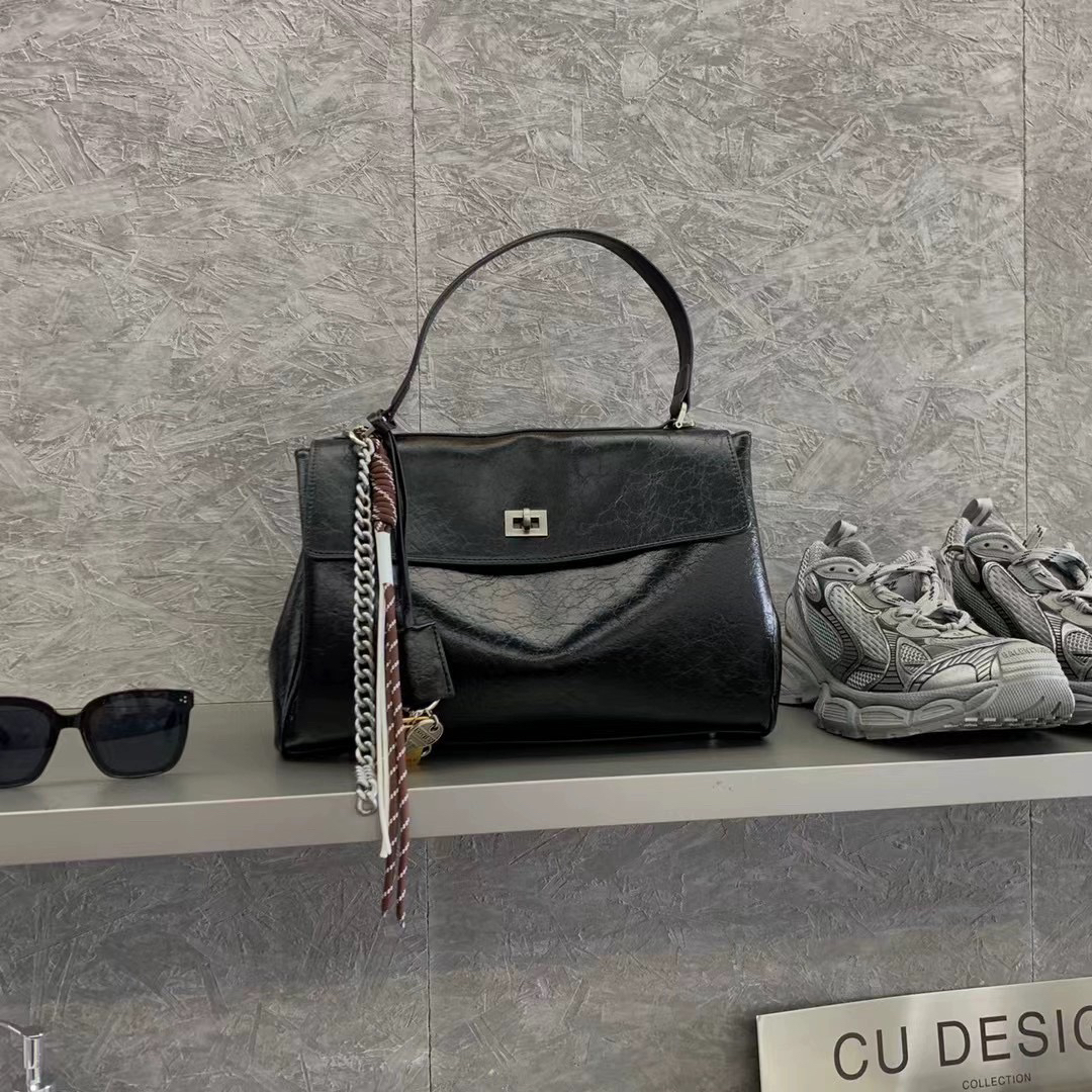 高质感锁扣腋下包包女2024新款时尚大容量托特单肩斜跨包