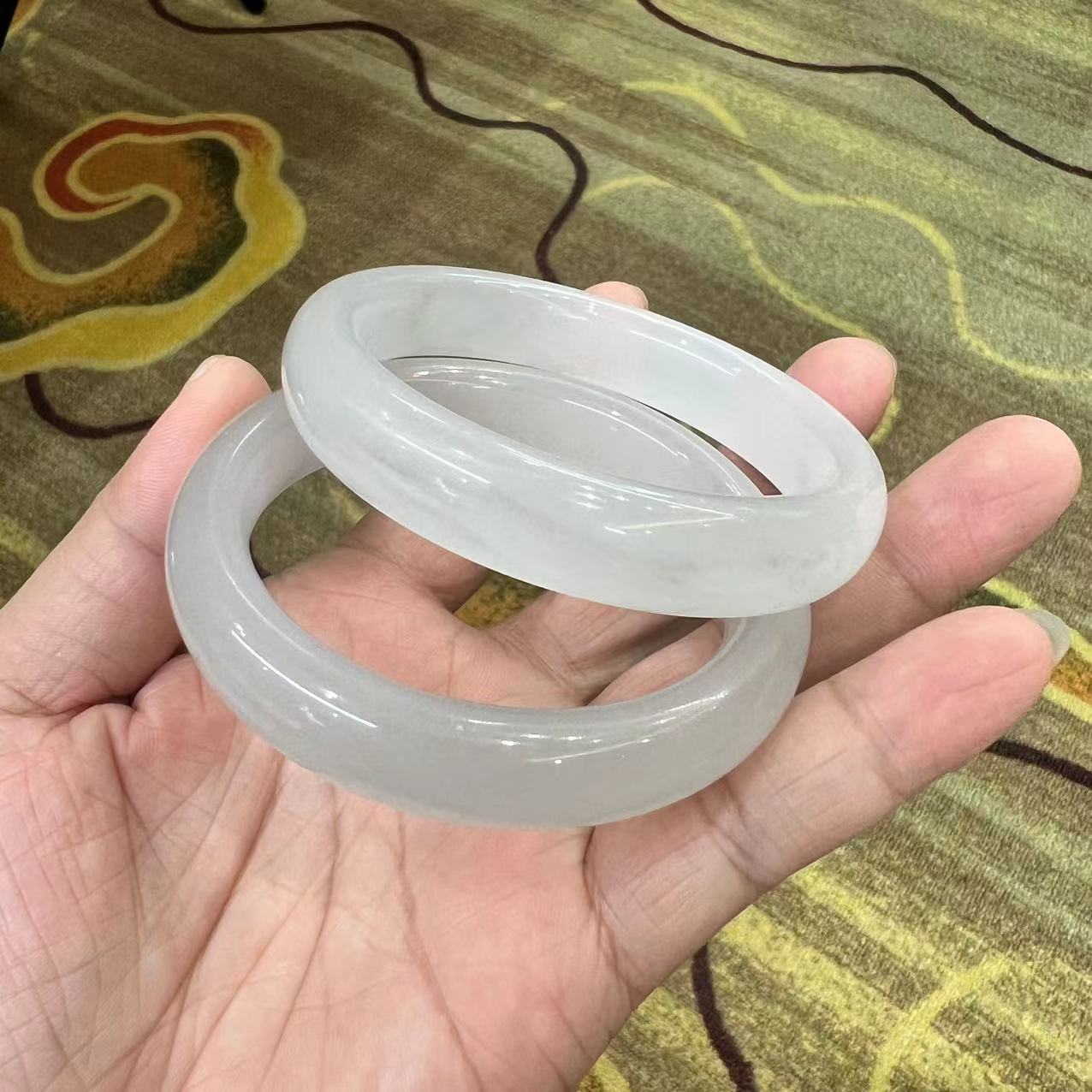 20351---高白油润金丝玉手镯