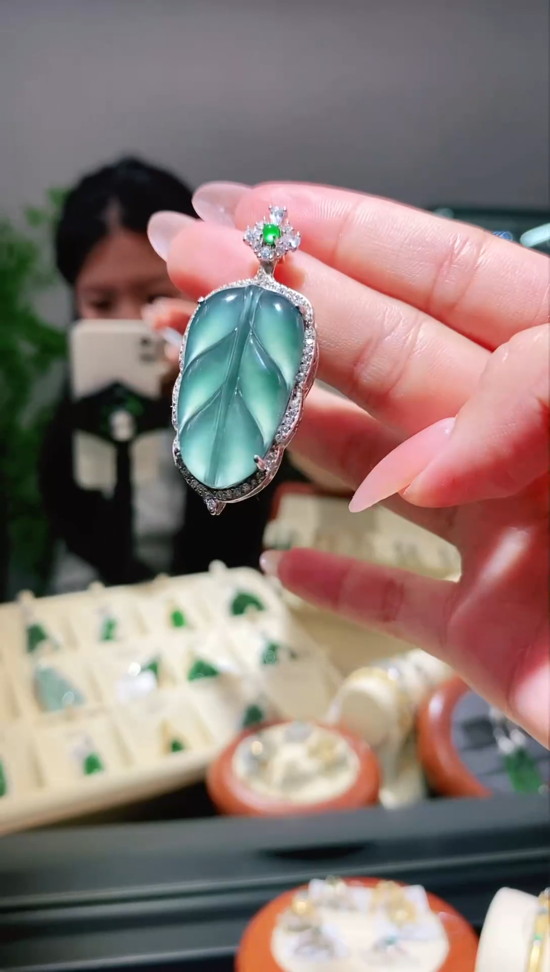 【闪购商品】翡翠颈饰银S925镶嵌叶子吊坠24304