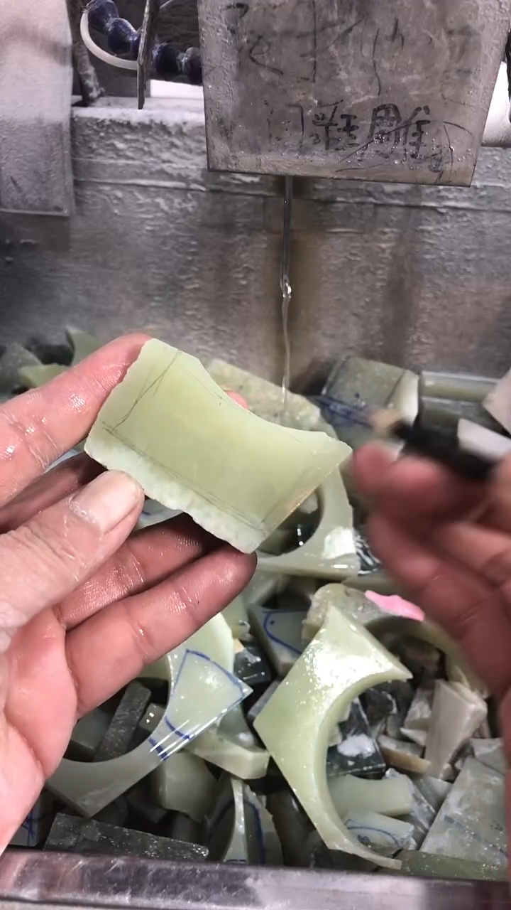 【闪购商品】和田玉挂件未镶嵌和田玉原石