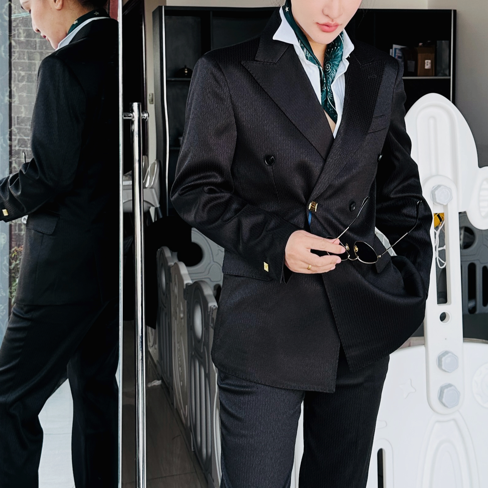 正正TUTU轻奢新款爆款西装金色方扣单件西服-BBQ双排扣小西装黑色