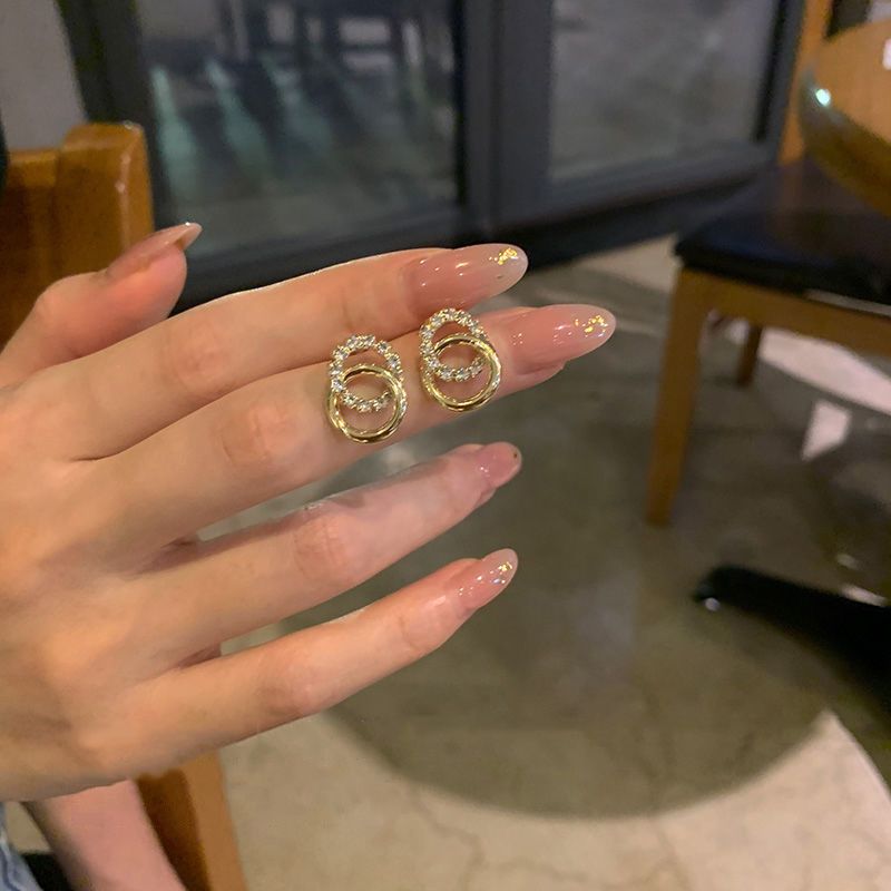 铜合金耳饰 ins耳钉2023年新潮简约冷淡风小耳坠精致超仙气质小巧