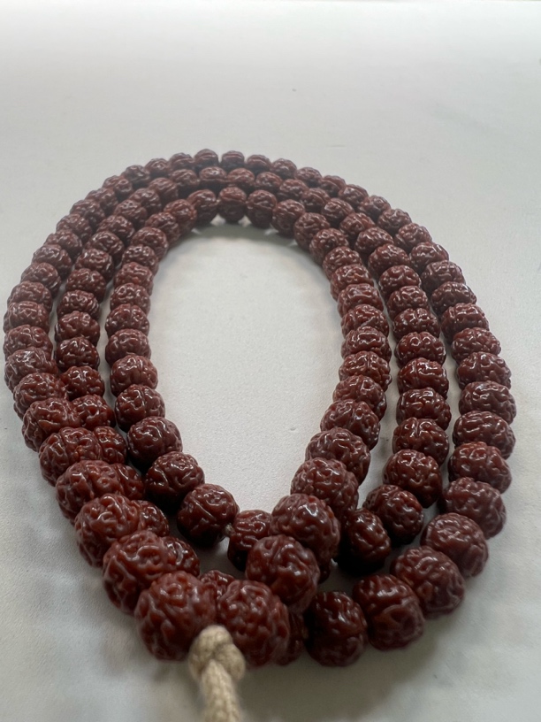 龙纹小金刚，红透已玉华。尺寸7.35mm×120粒。