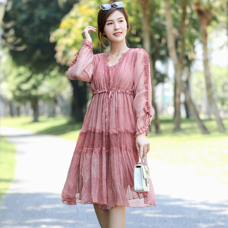桑蚕丝连衣裙女高端新款复古洋气质V领收腰新款时尚洋气百搭女装