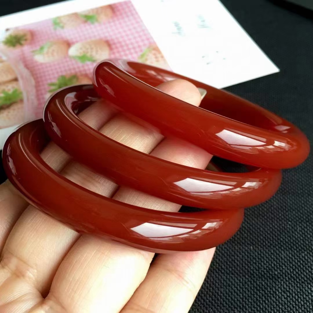 天然玉髓红色“圆条”【手镯】！迷人的颜色时尚百搭！口径齐全