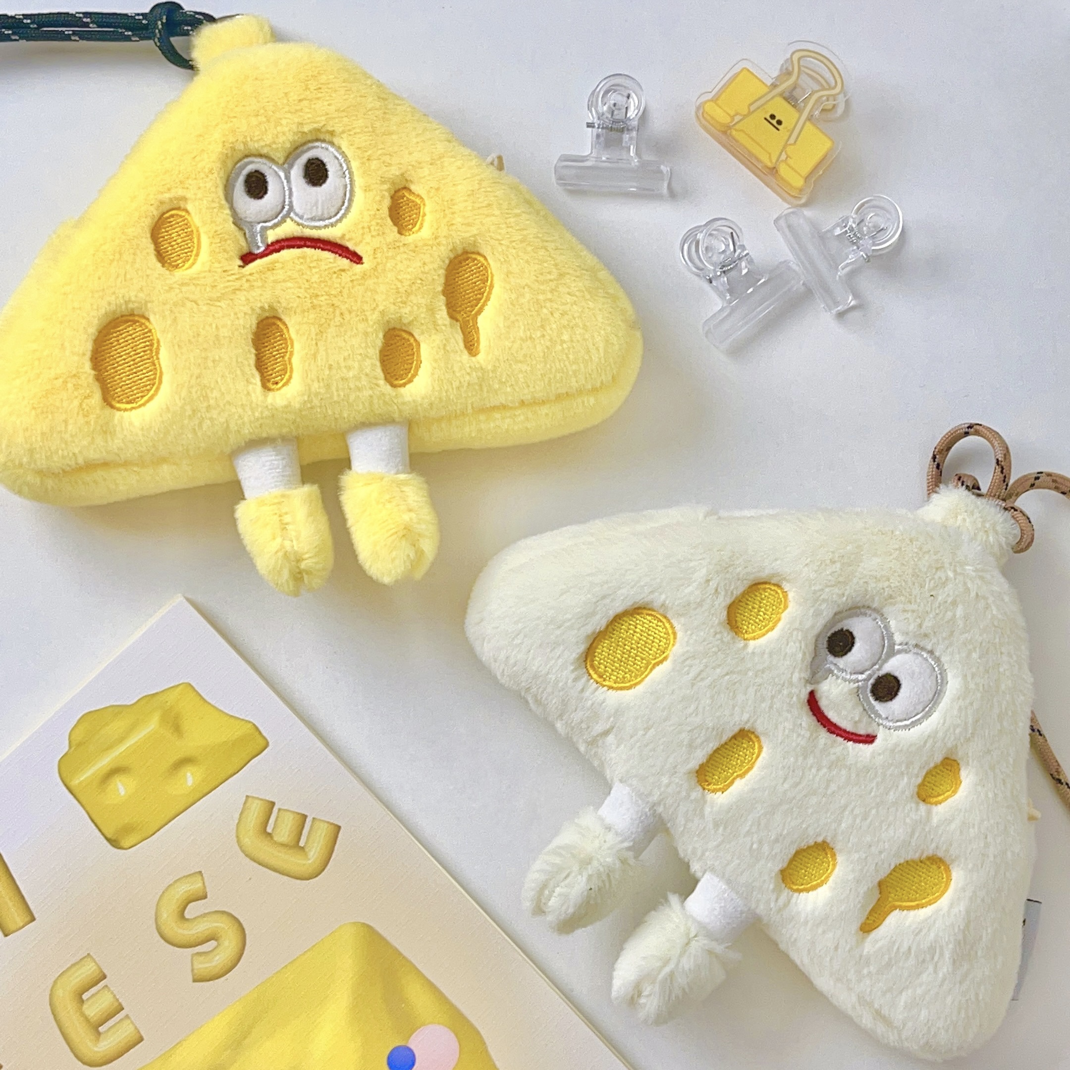 猫范原创奶酪包挂脖零钱包日系毛绒面包芝士公仔斜挎可爱迷你卡包