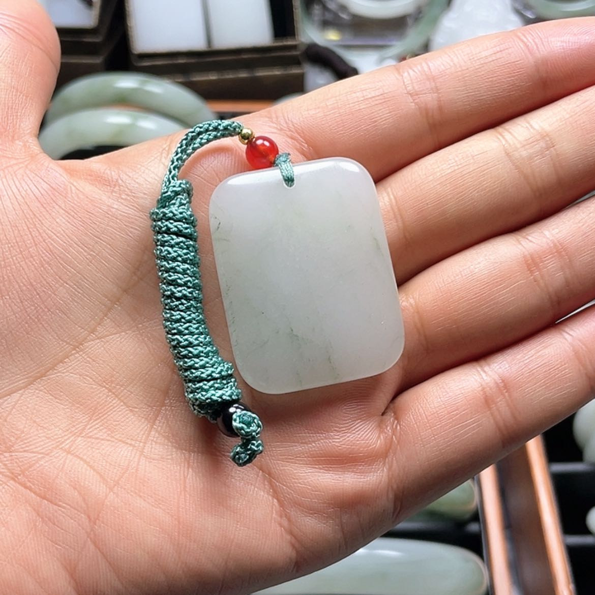 【闪购商品】石英质玉手镯未镶嵌