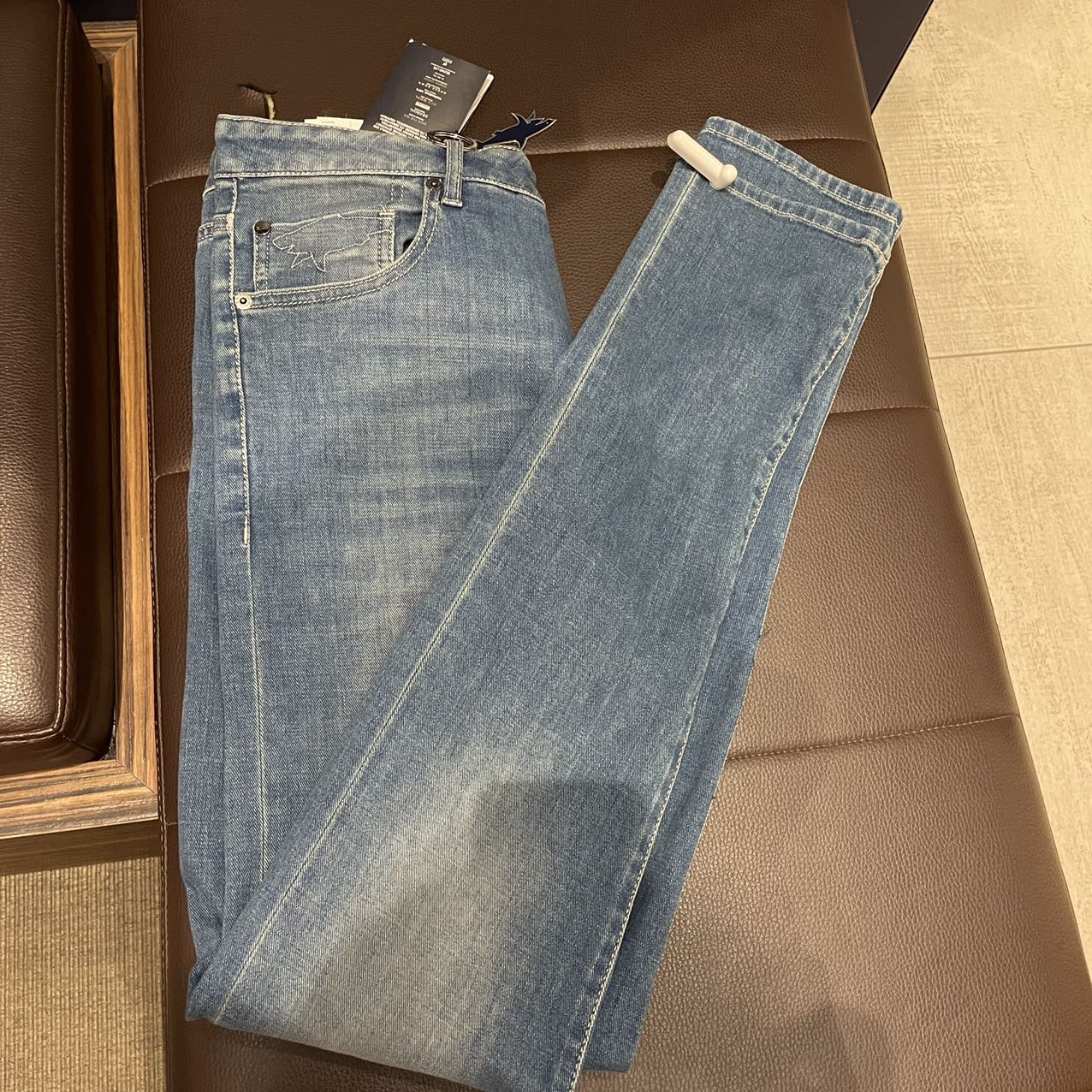 保鲨 不退换 浅色牛仔裤 下单联系客服