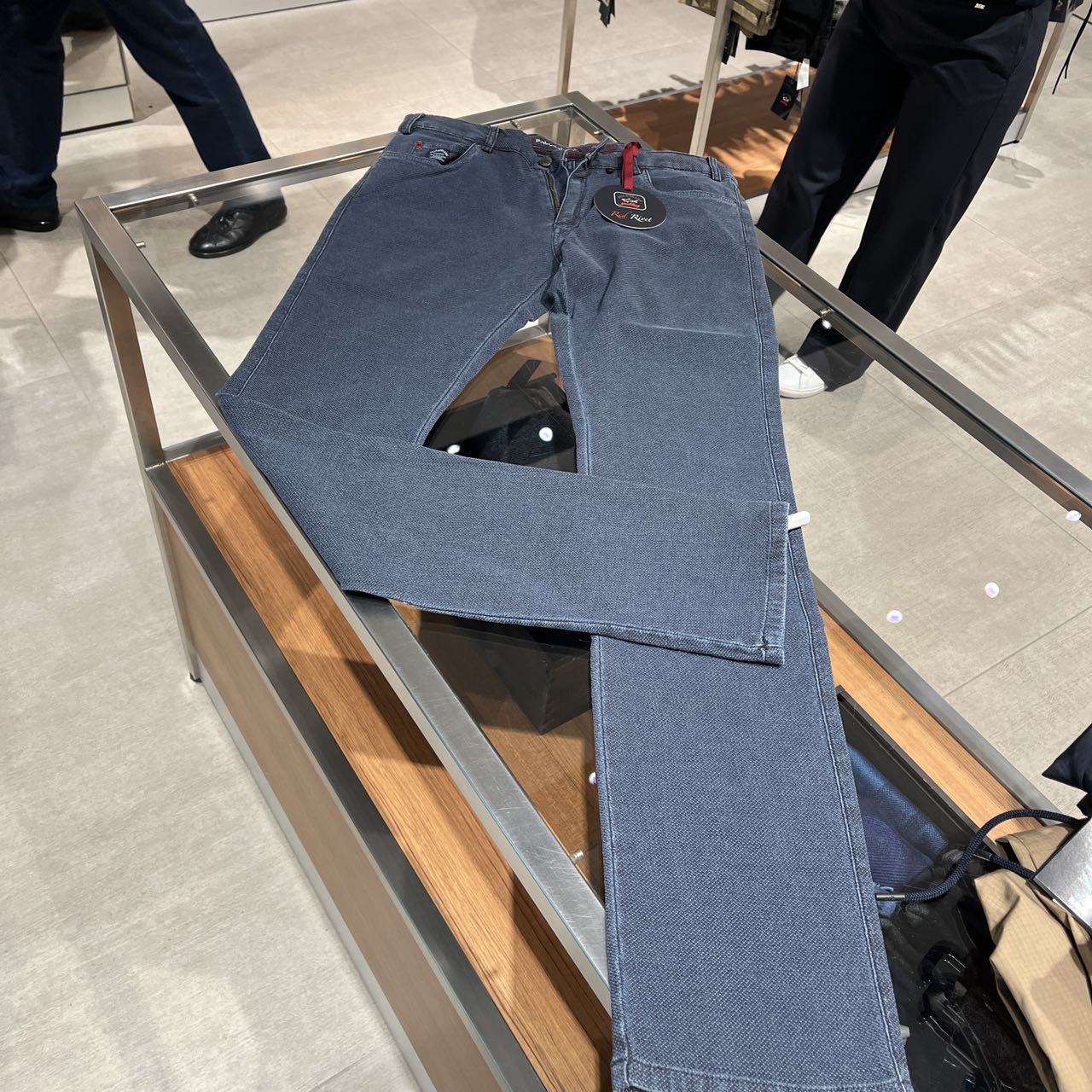 保鲨 不退换 特价淘金复古特殊工艺牛仔裤 下单联系客服