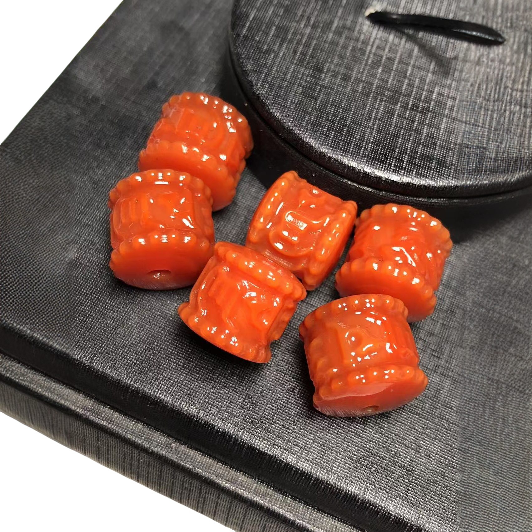 南红精品雕刻三字真言挂件