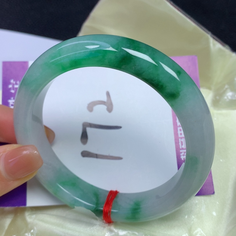 【闪购商品】翡翠手镯未镶嵌?**酥57