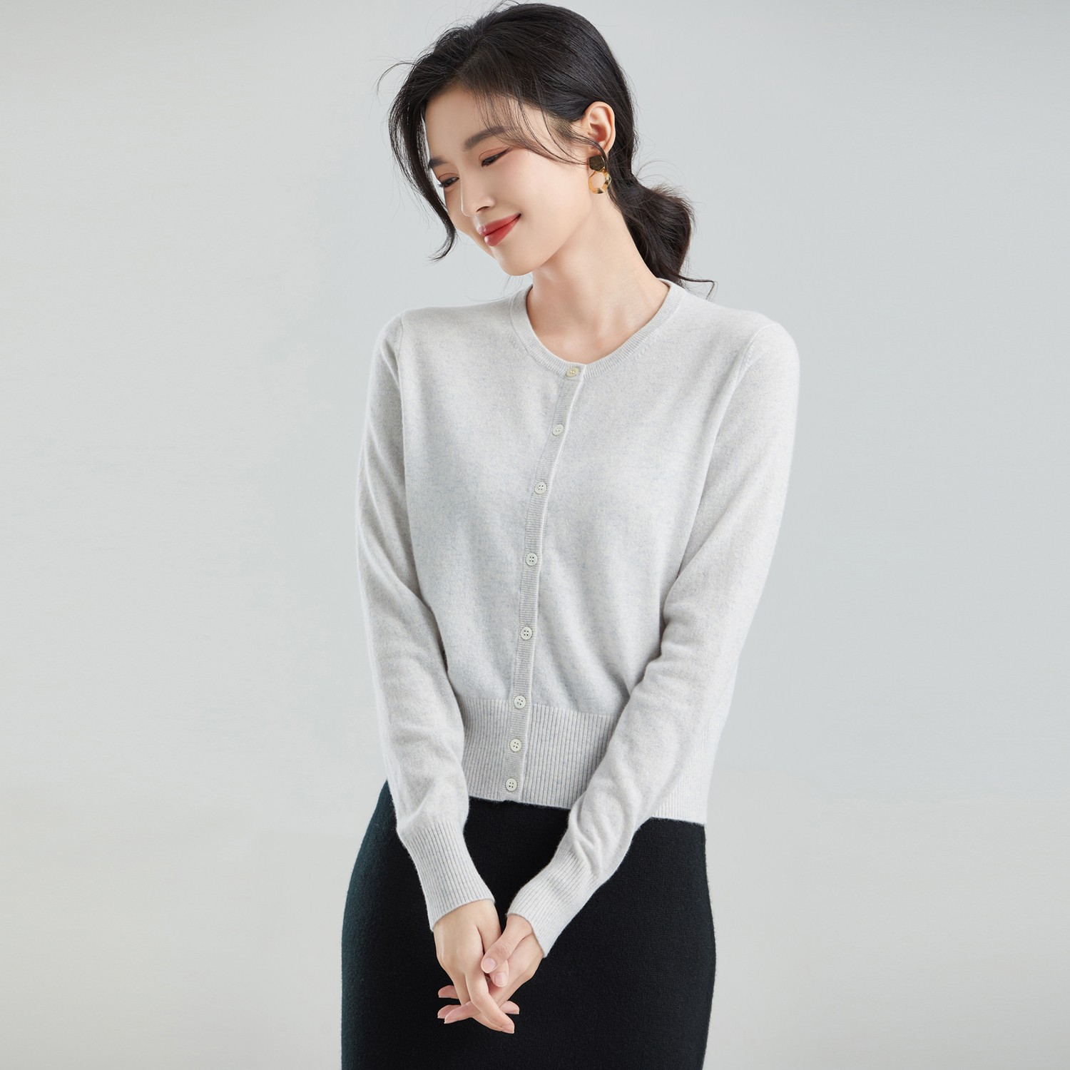 东黎 小山羊绒 流光风女士秋冬季针织短款圆领气质羊绒开衫22C056