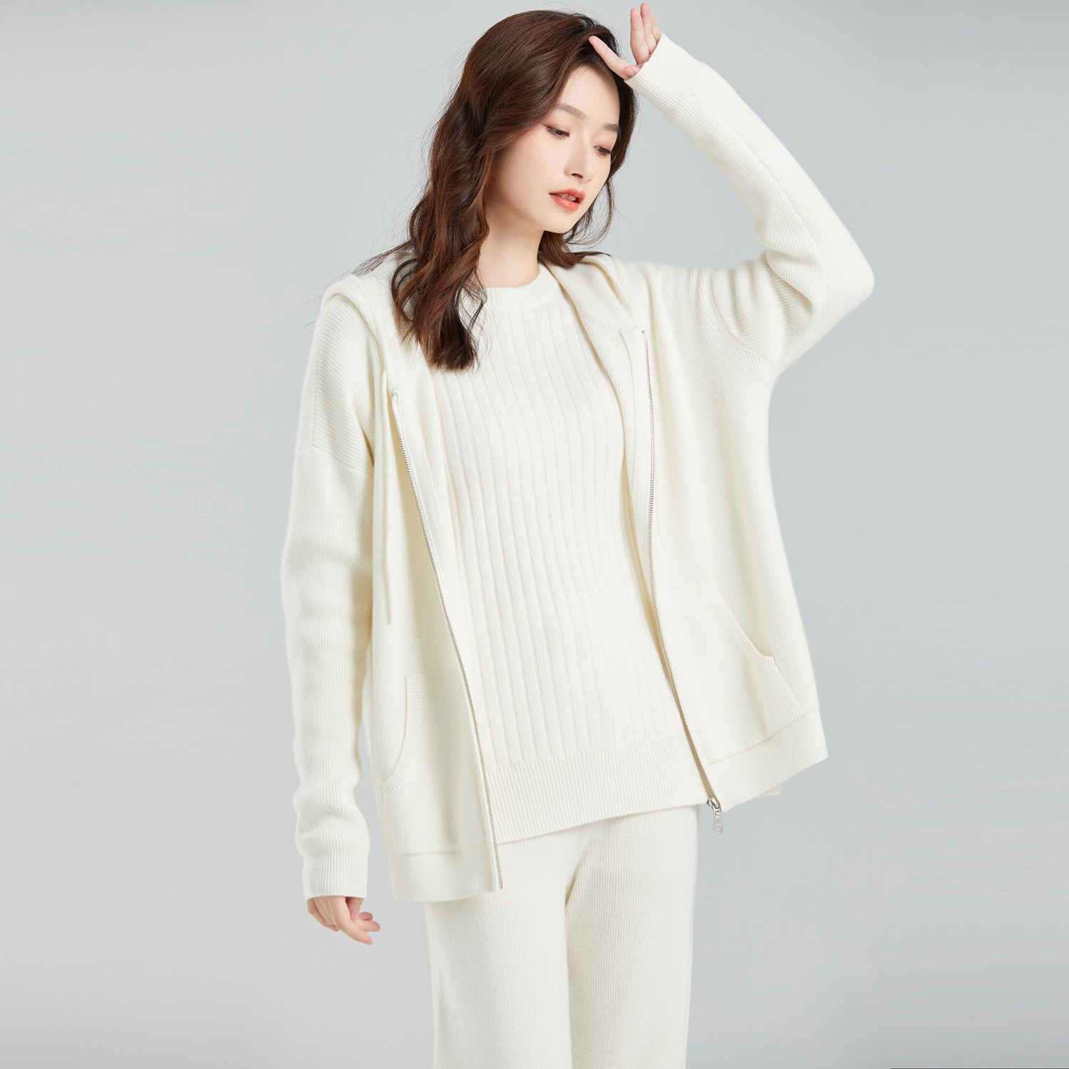 东黎 小山羊绒 流光风女秋冬针织运动连帽羊绒开衫WSR-21BBC38