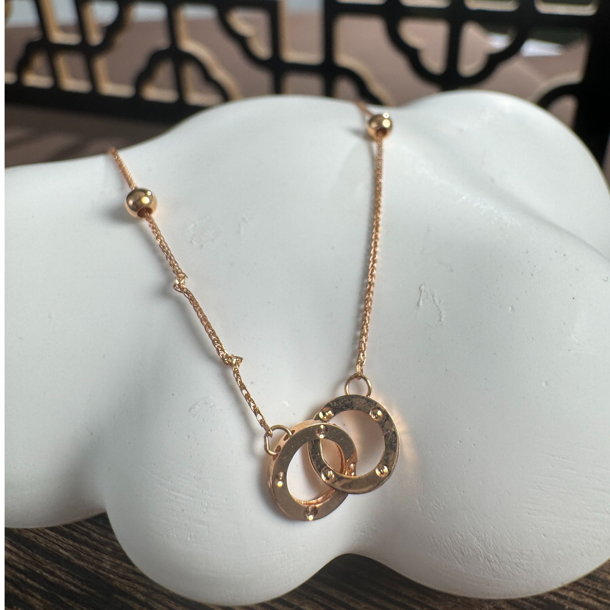 金至福金至福18K红双环手链手工时尚复古灵动挂坠镶嵌精美素款