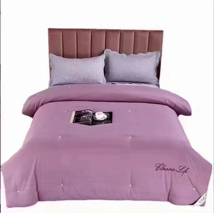 精品保暖亲肤蚕丝被