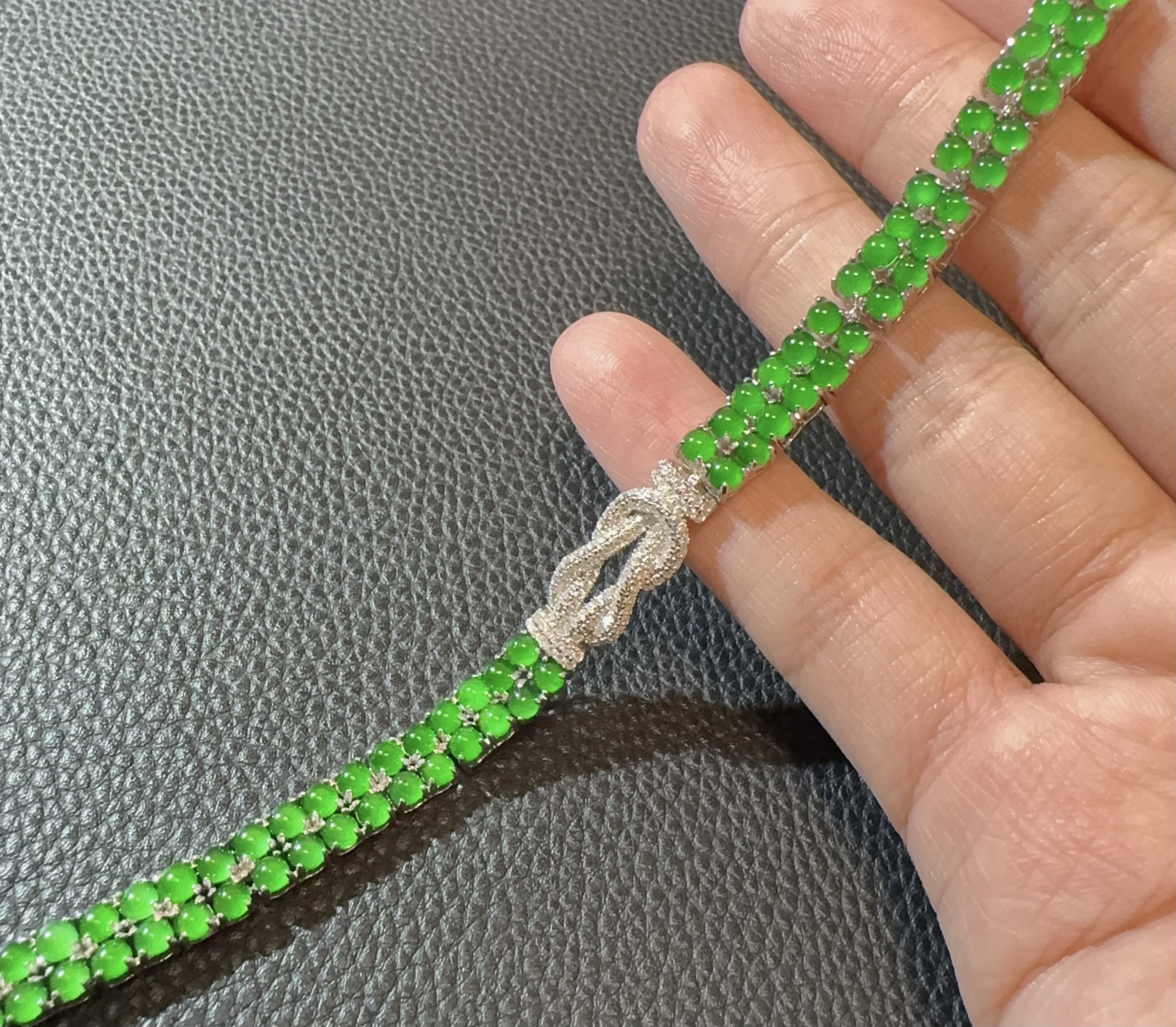 天然a货翡翠阳绿多蛋面手链质感高级八字扣手链简约气质时尚0980