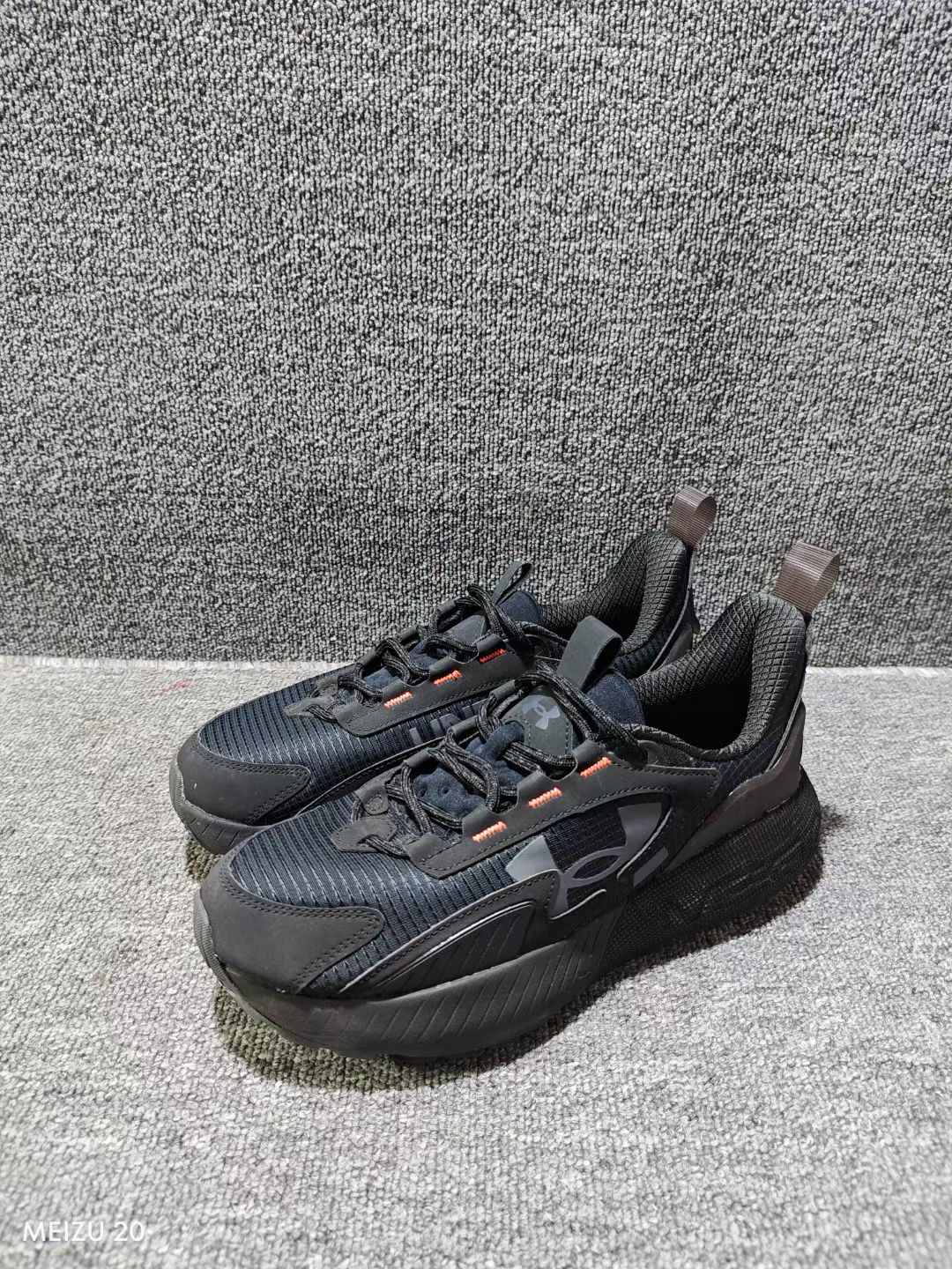二手 43码安德玛/Under Armour HOVR Mega 2 MVMNT跑鞋
