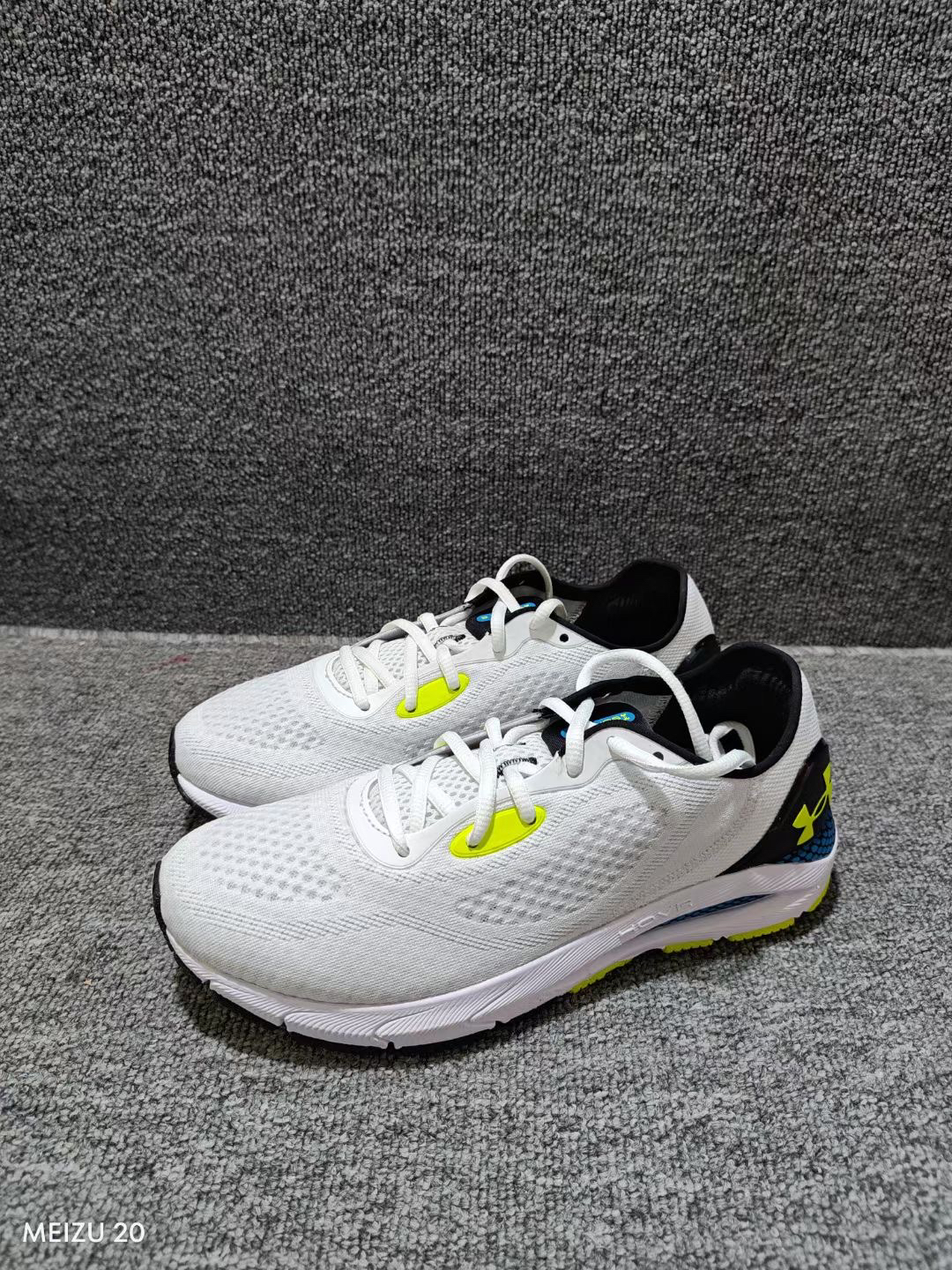 二手41码 安德玛Under Armour HOVR Sonic 5 健身训练跑鞋