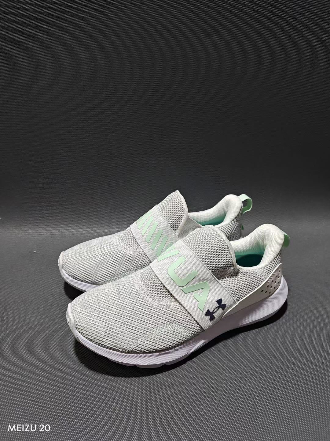 二手38码 安德玛Under Armour Surge 3 Slip 跑步休闲鞋 