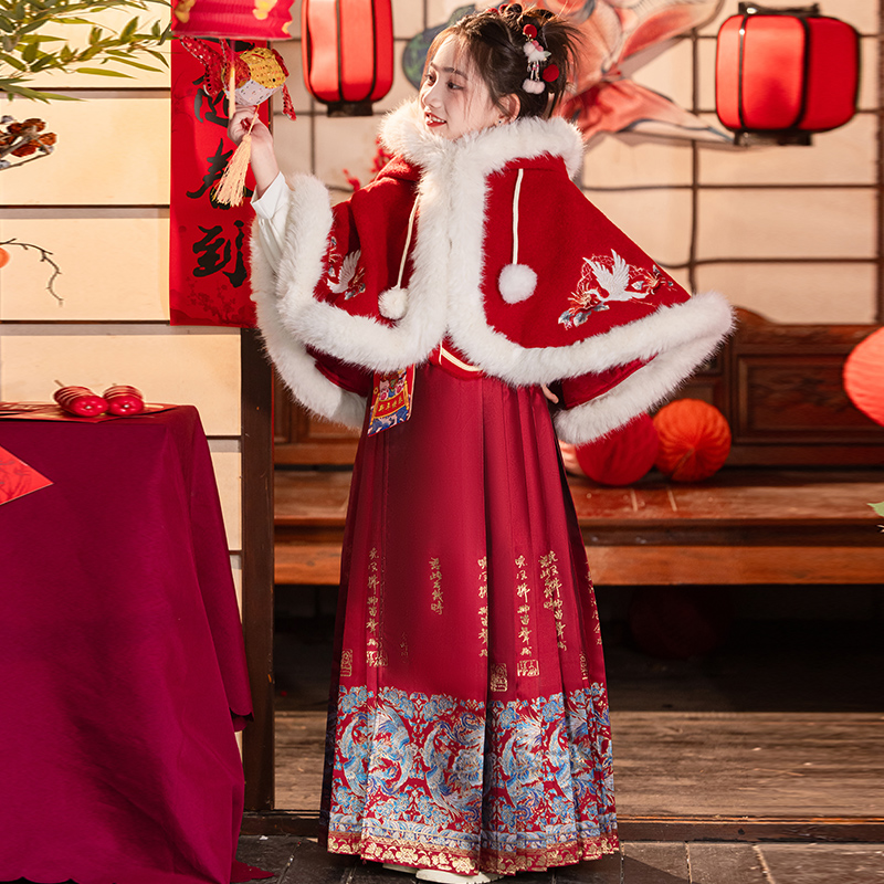 汉服女童冬季儿童拜年服国风唐装2025年过新年装披风中国风马面裙