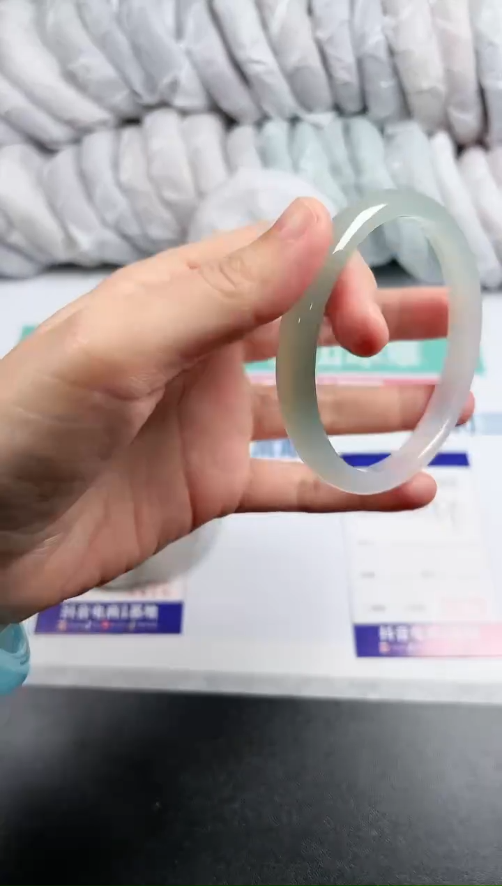 【闪购商品】石英质玉手镯未镶嵌34-62