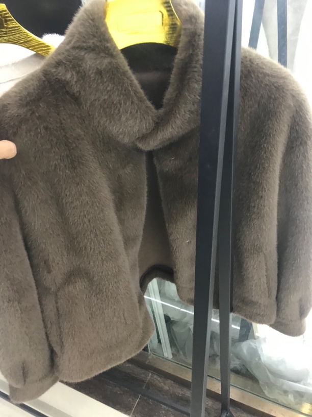 毛毛衣服潮流时尚