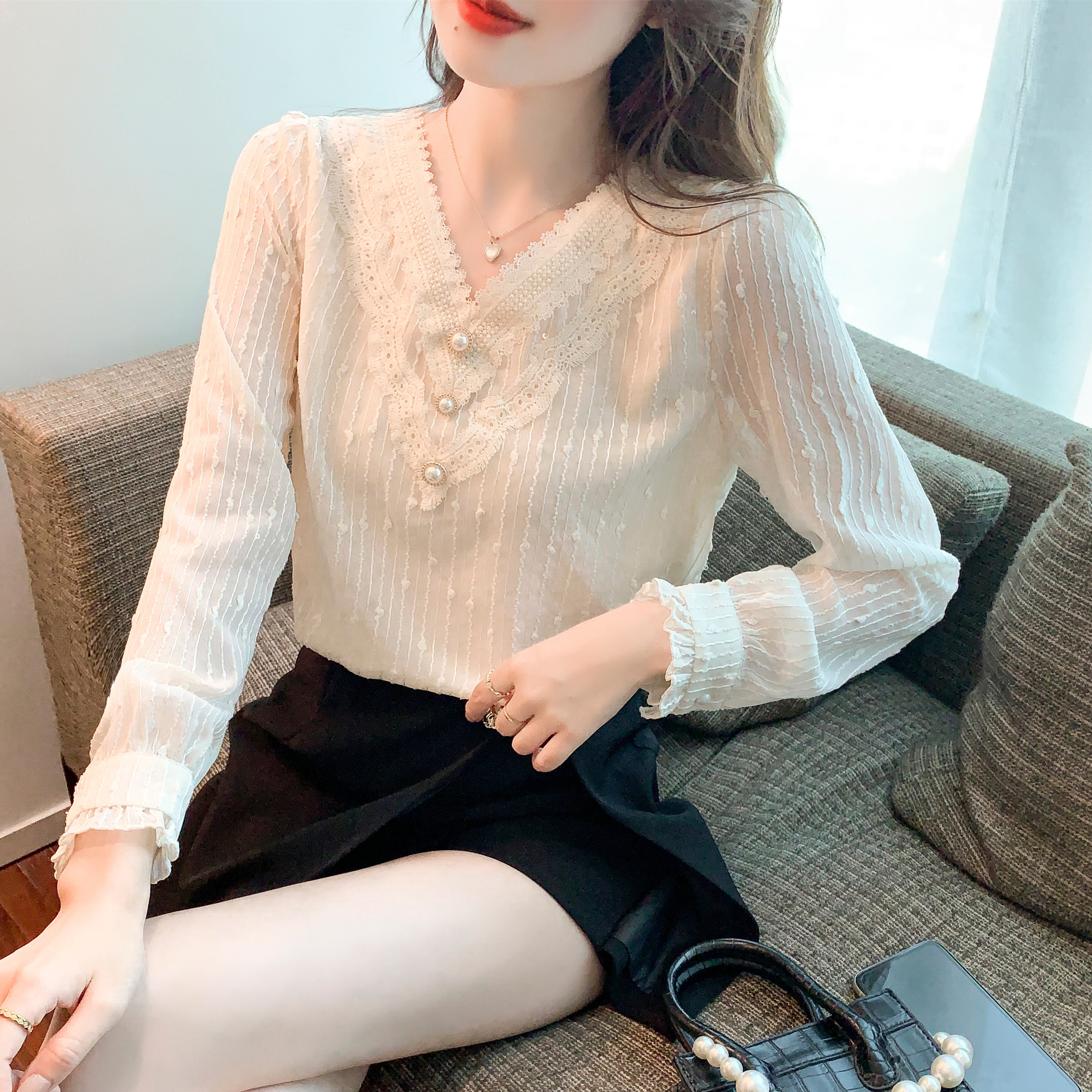 2023新款2023秋季新款V领雪纺衬衫气质上衣打底衫蕾丝仙女小衫