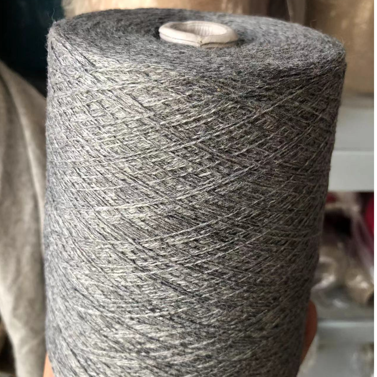 26/2机织山羊绒手工柔软编织亲肤精品织毛衣绒线手编绒毛细线