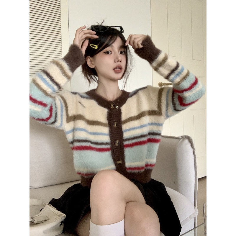 2023秋冬新款盐系穿搭美式复古毛边条纹毛衣设计感奶fufu圆领外套