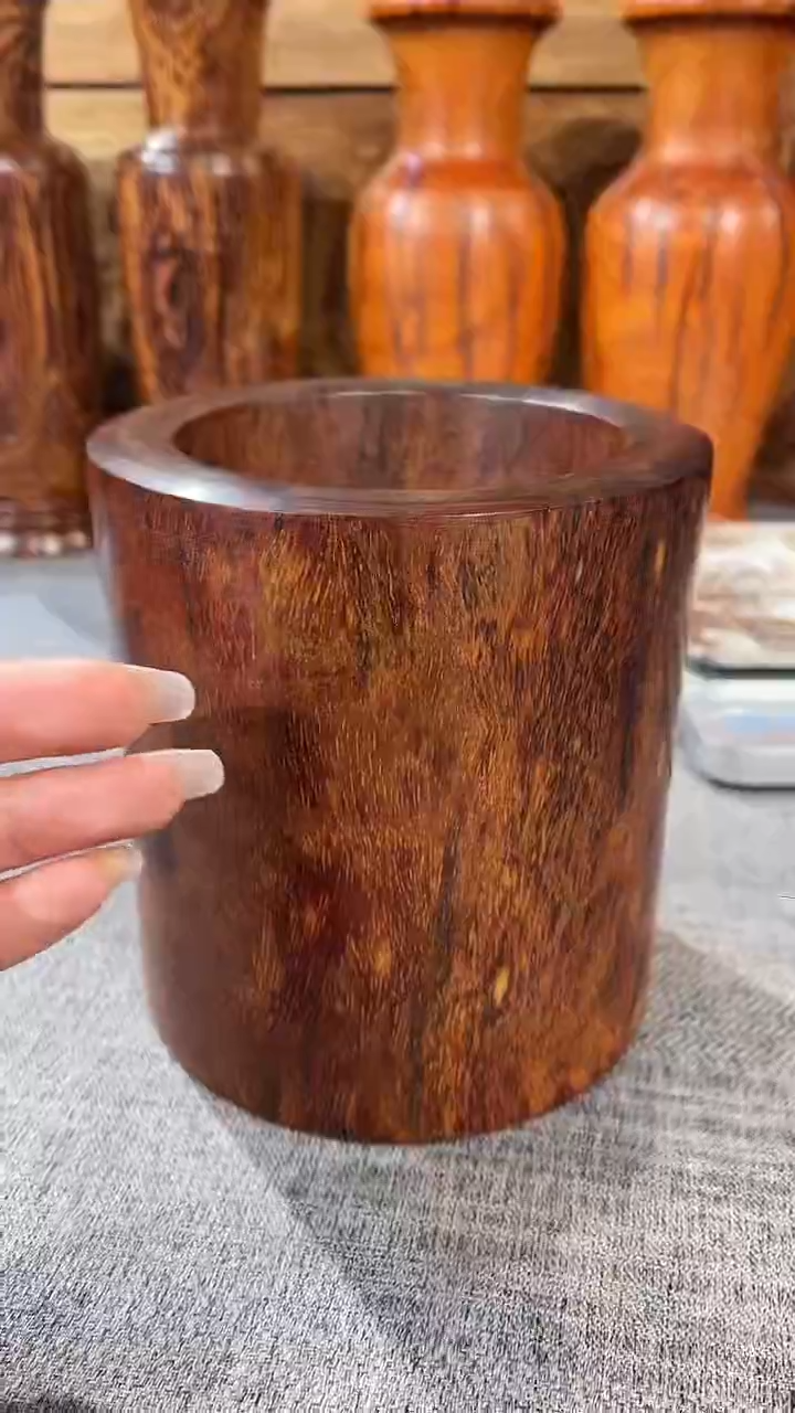 【闪购商品】紫檀根雕笔筒