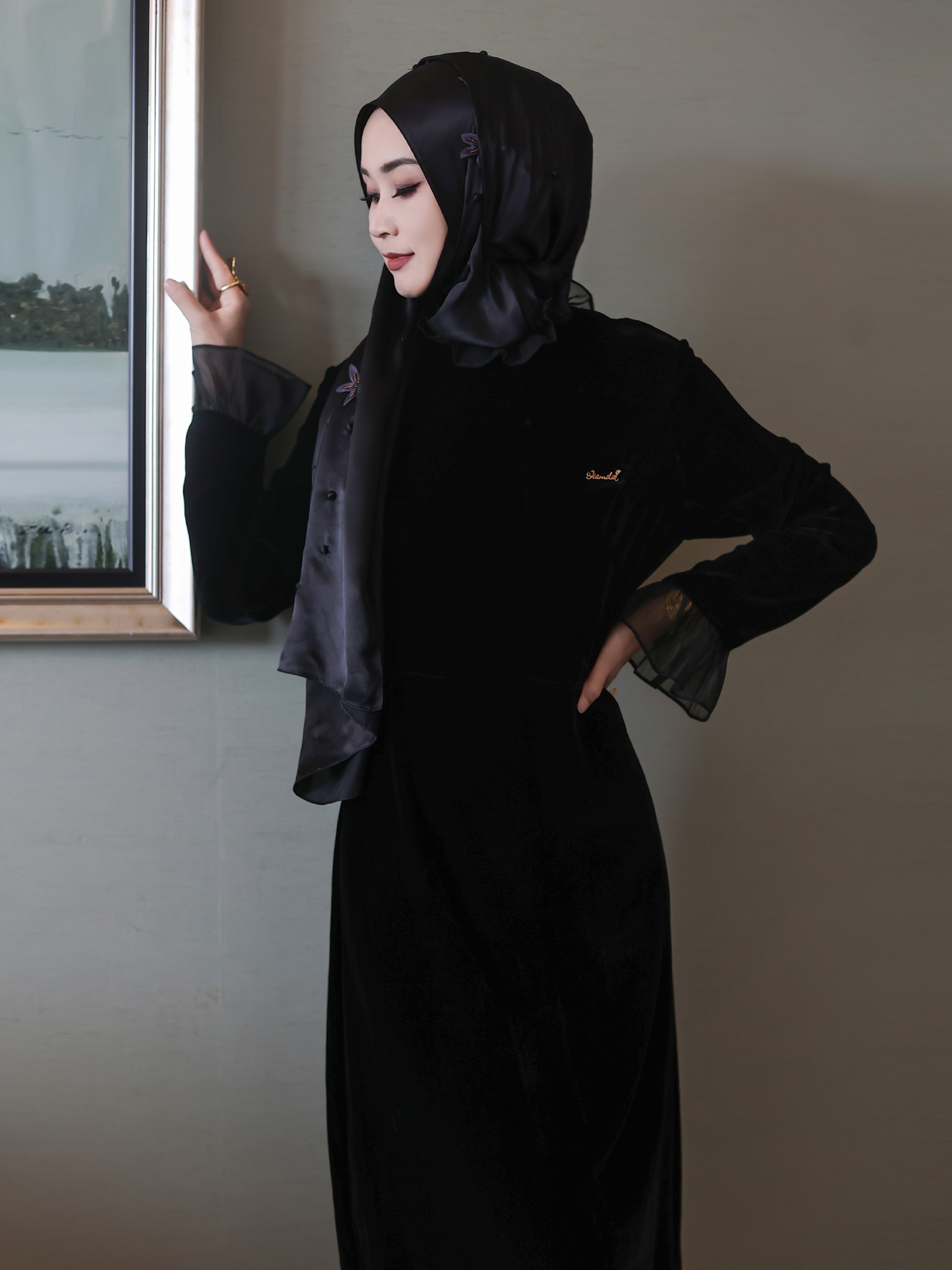 【嘉米拉】秋冬新品丝绒连衣裙19S39Q