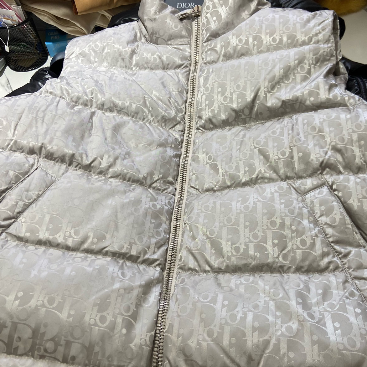 Dior爆款灰色老花满印羽绒马甲/48码/99新/13647