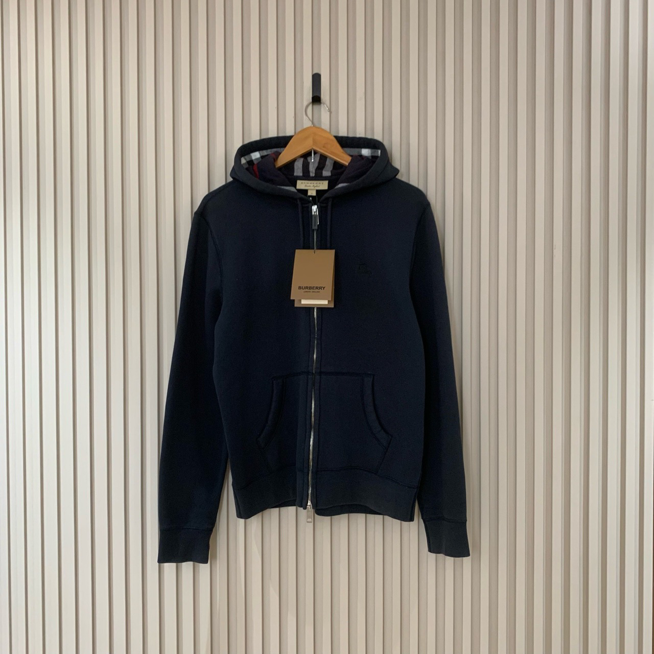 Burberry格纹战马刺绣连帽外套/os m码/全新带吊/12809