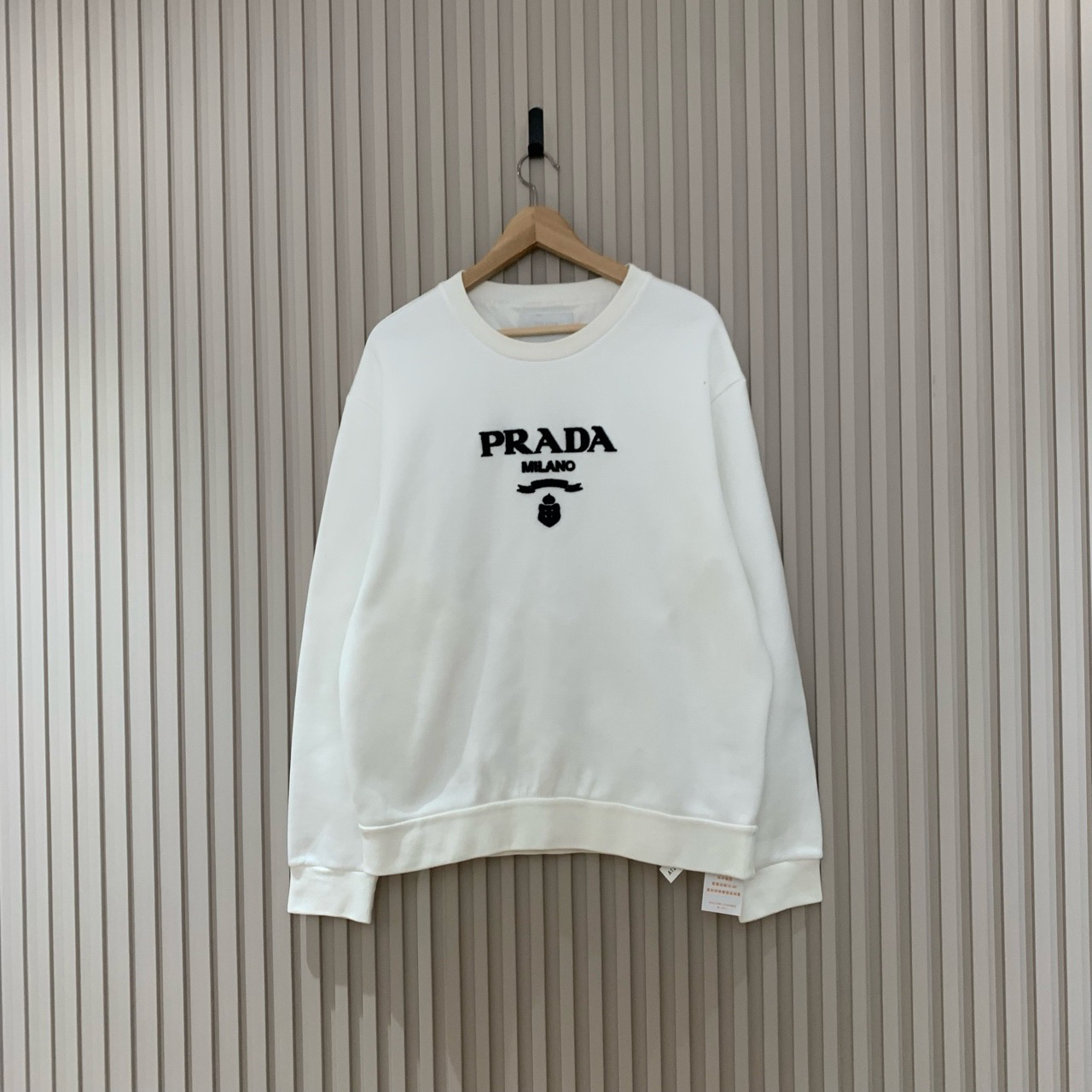 Prada爆款白色植绒标语logo卫衣/xl码/99新/12611