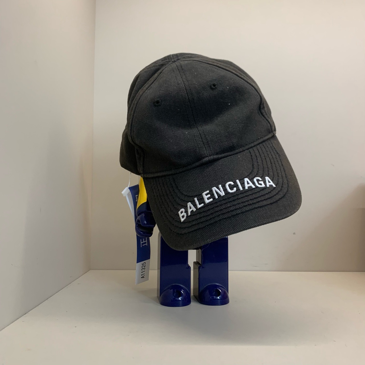 Balenciaga黑色刺绣字母logo鸭舌帽/95新/L码/11325