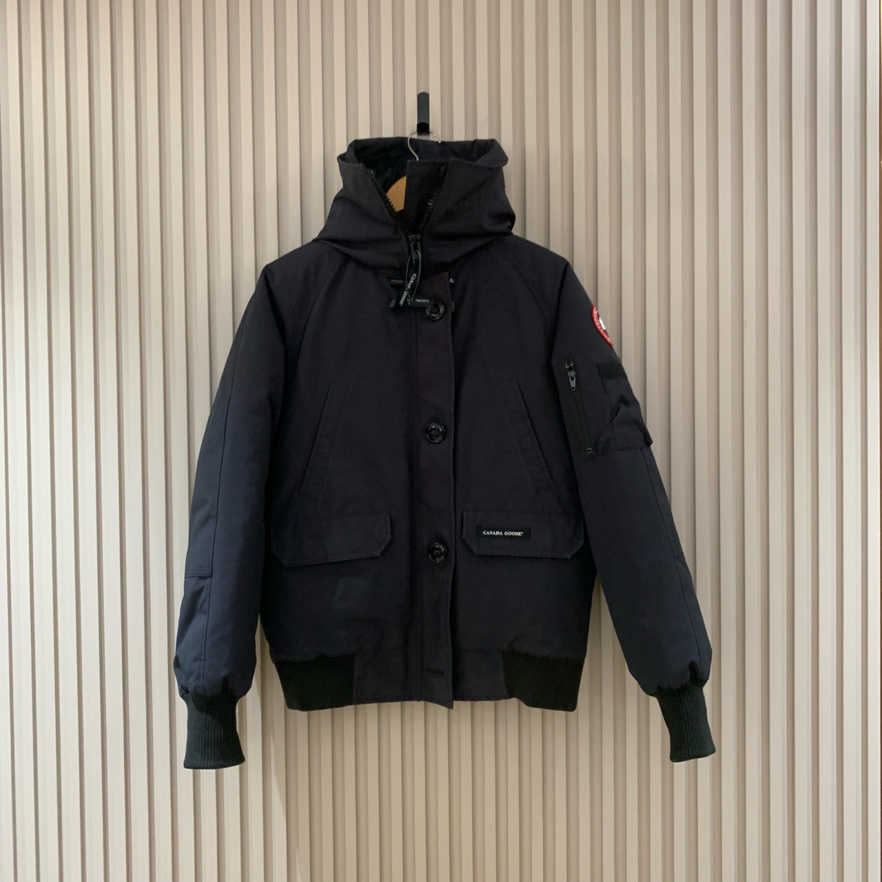 Canada Goose徽标刺绣小袋短款羽绒服/L码/99新/12867