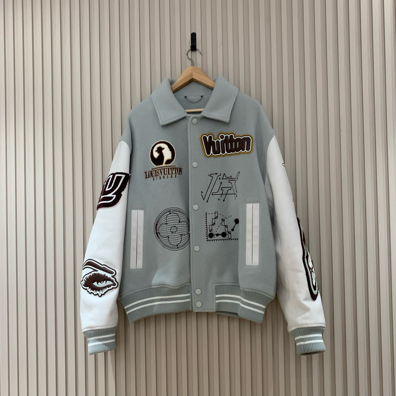 Louis Vuitton Lv 23fw新款卡通勋章拼皮棒球服/56码/99新/11405